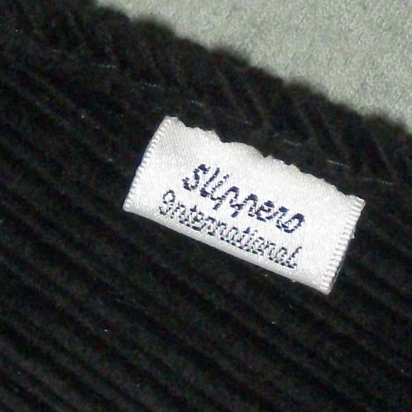 SLIPPERS INTERNATIONAL NEW 8M Black Corduroy Loafer Slippers Model #3710 NIB - Picture 4 of 10